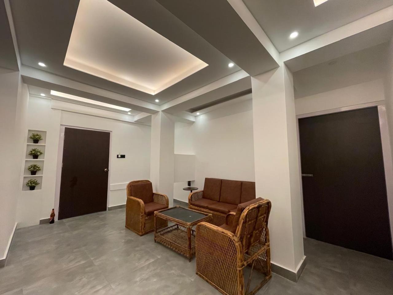 Blue Angel Guest House Шиллонг Экстерьер фото