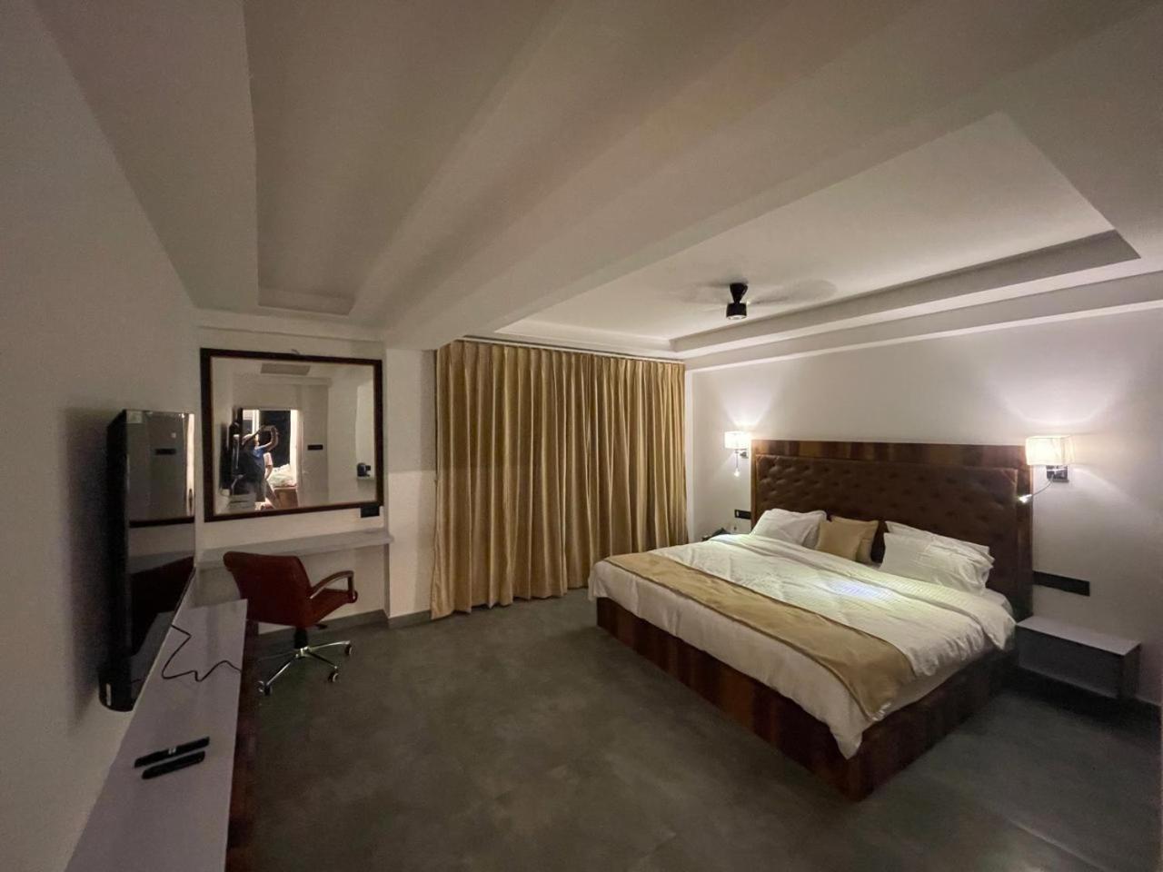 Blue Angel Guest House Шиллонг Экстерьер фото