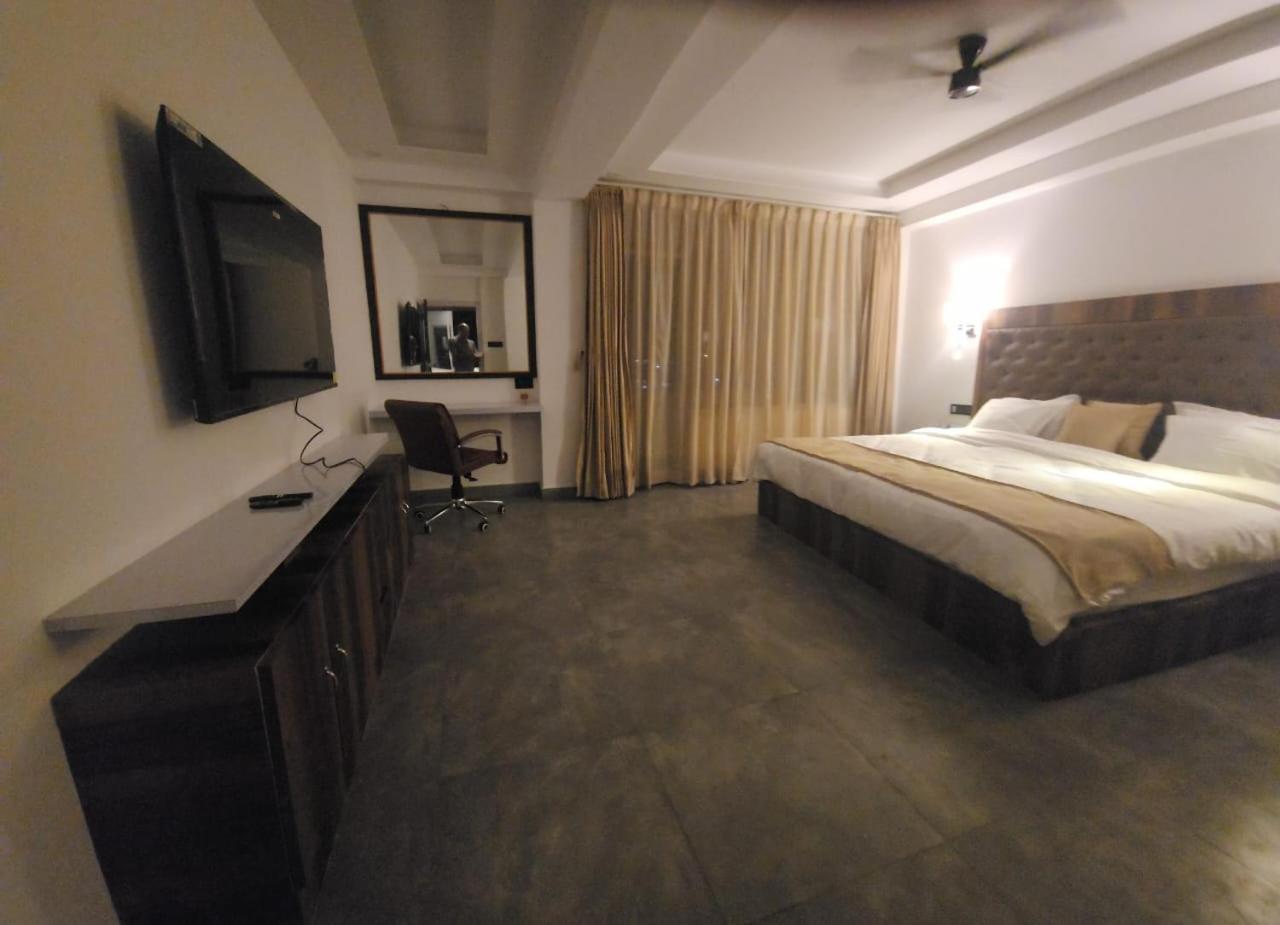 Blue Angel Guest House Шиллонг Экстерьер фото