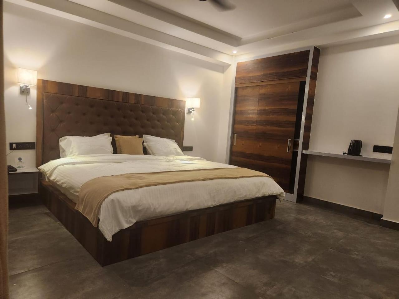 Blue Angel Guest House Шиллонг Экстерьер фото