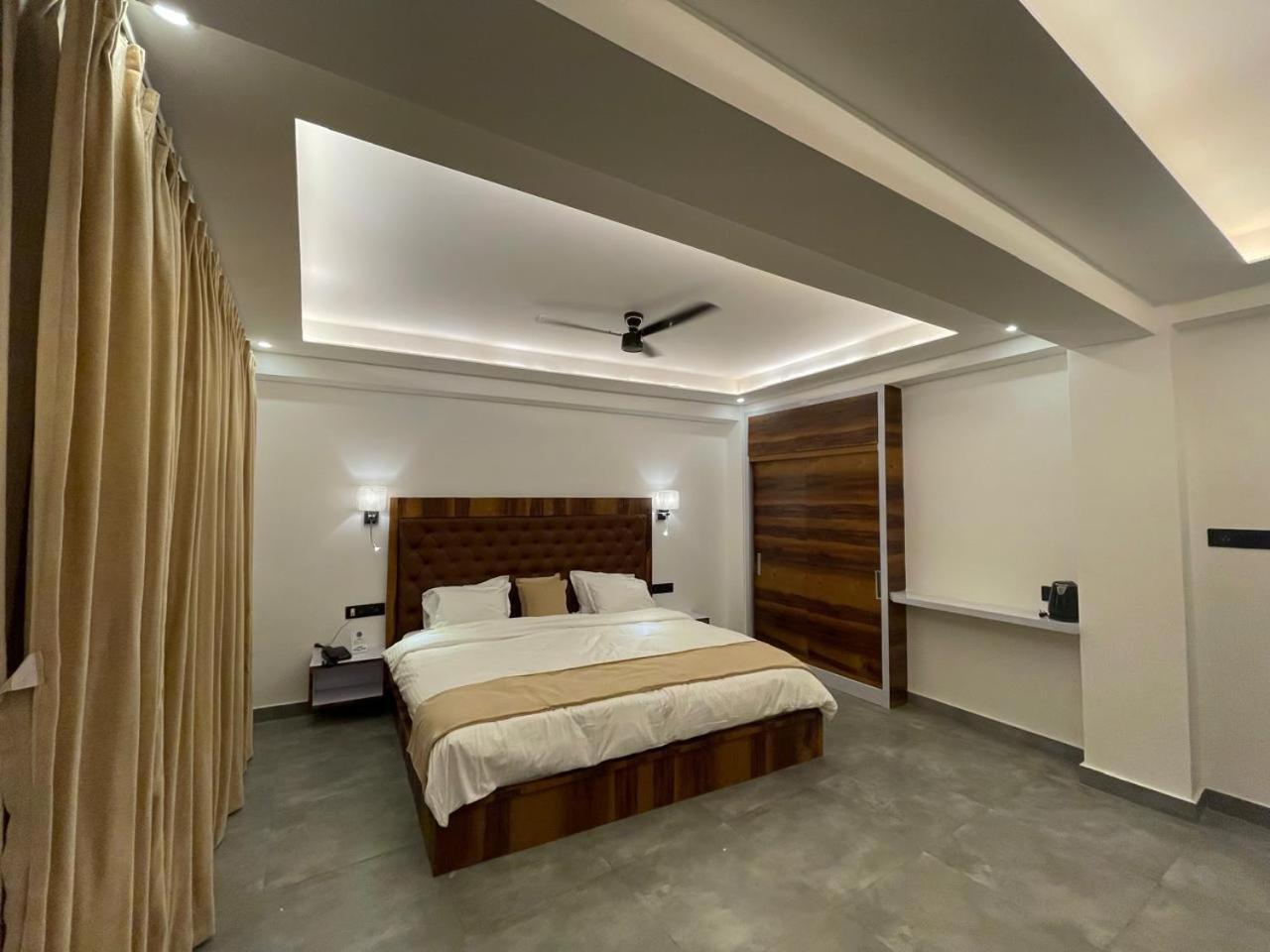Blue Angel Guest House Шиллонг Экстерьер фото