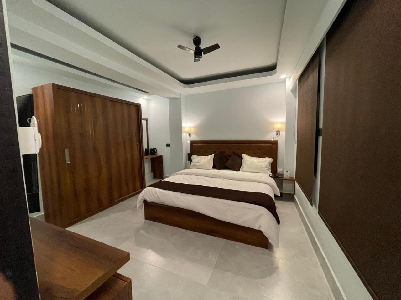 Blue Angel Guest House Шиллонг Экстерьер фото
