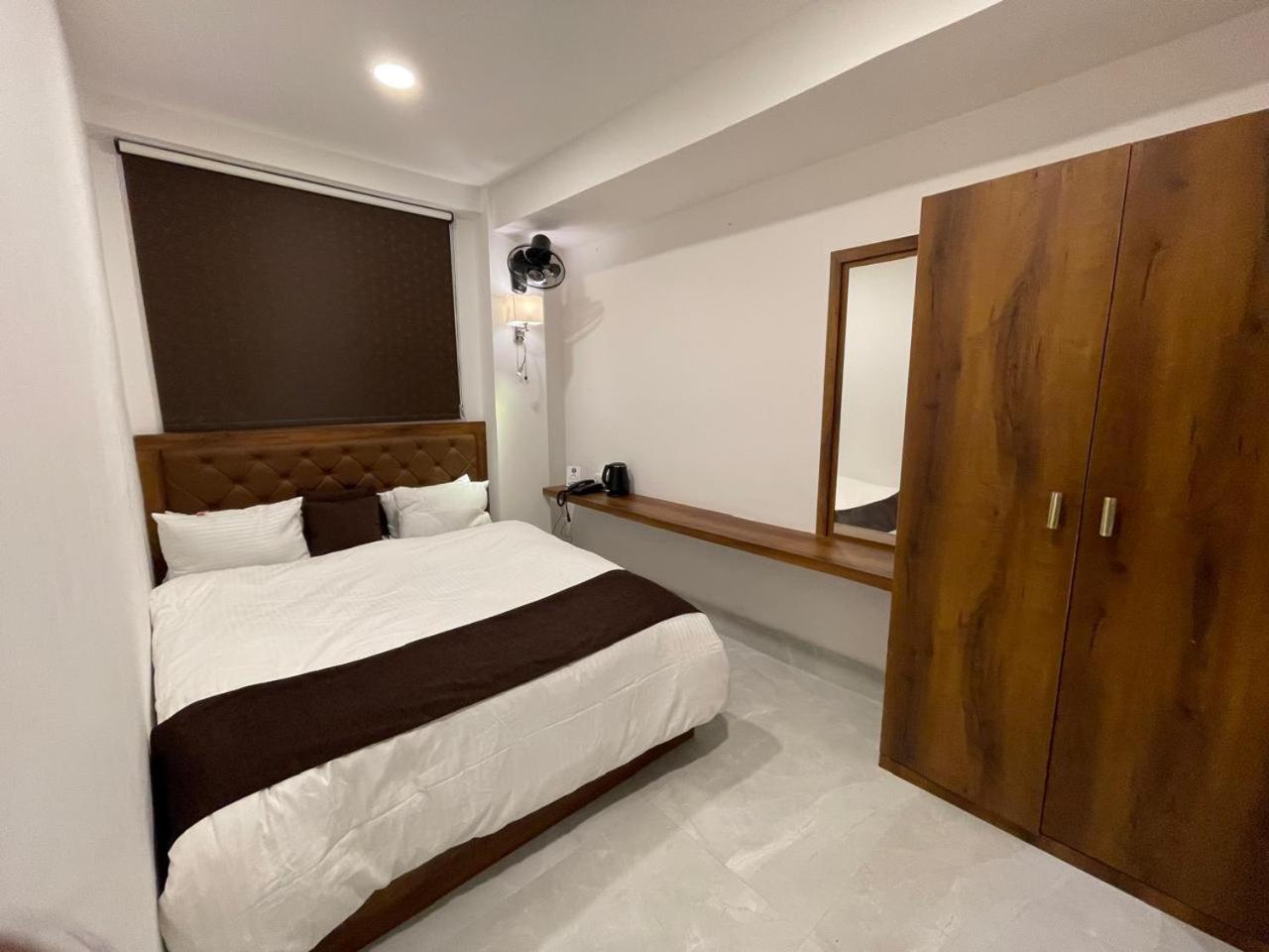 Blue Angel Guest House Шиллонг Экстерьер фото